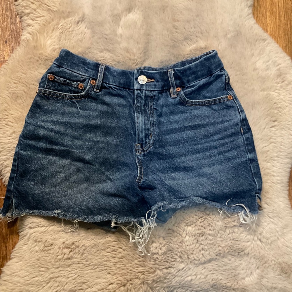 American Eagle Curvy Relaxed Short Size 0 Medium Blue Denim Womens Raw‎ Hem